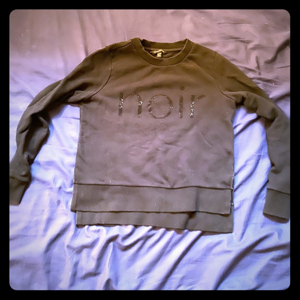 Women’s black sweatshirt